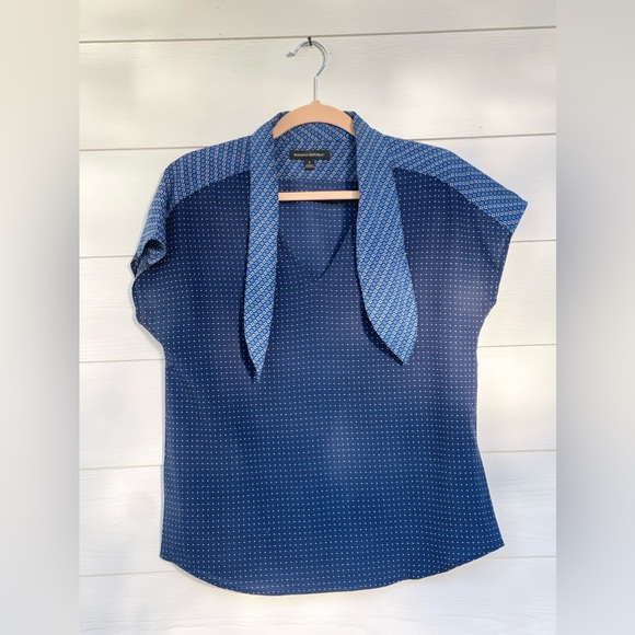 Banana Republic blue silk scarf blouse. Size small - Picture 1 of 6